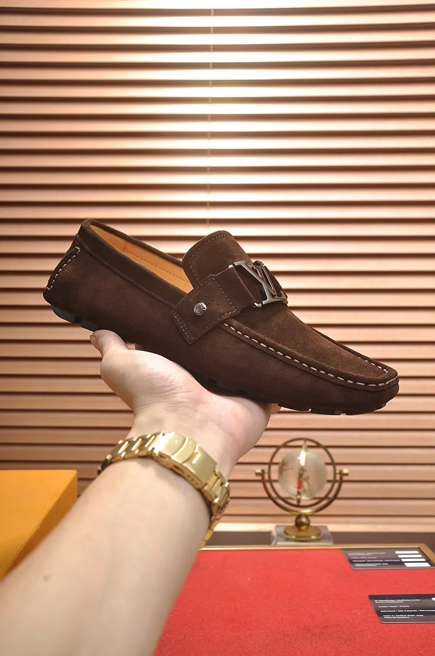Men's men's shoes 💰420💶 [LV Doudou shoes] (water-dyed cowhide lining) new model is on the market, available on the official website. The new Doudou shoes are processed into single-color materials, and the uppers are made of imported cowhide material. The body of the shoe is fully hemmed with mark thread, and is lined with imported original cowhide leather. The elegant shoe shape is super suitable for all-matching, and the size is 38-44.